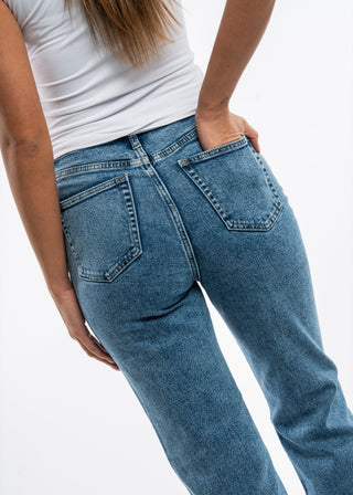 SIENNA - Ripped knee blue denim jeans