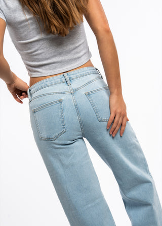 STELLA - Jean straight fit denim bleu clair au revers