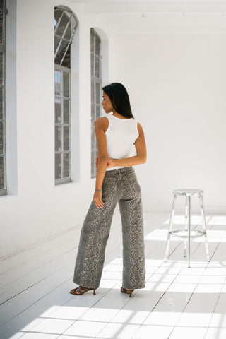 AURORA - Leopard jeans