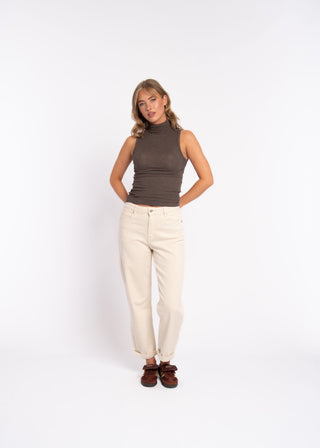 MEGAN - Jean mom